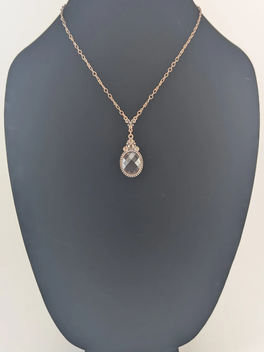 Rose Gold Faceted Pendant Necklace - Elegant Women's Jewelry - Picture 2 of 9